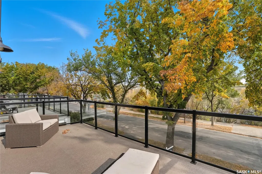 1172A Spadina Crescent E Saskatoon SK S7K 3H8