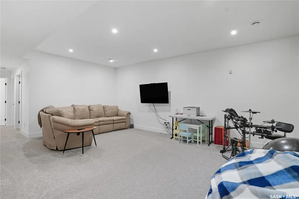 1172A Spadina Crescent E Saskatoon SK S7K 3H8