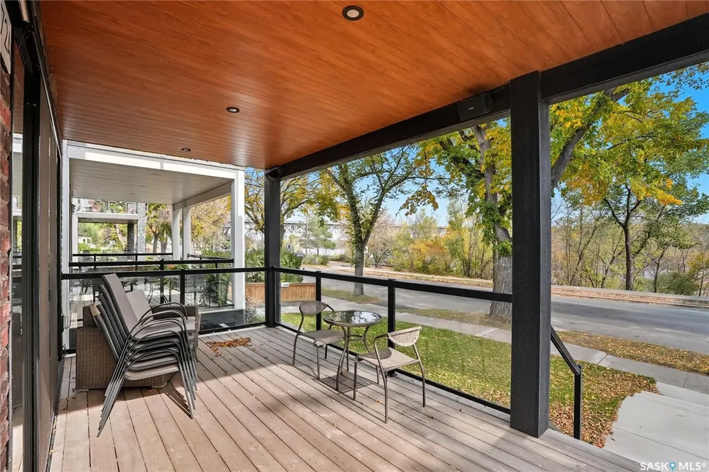 1172A Spadina Crescent E Saskatoon SK S7K 3H8