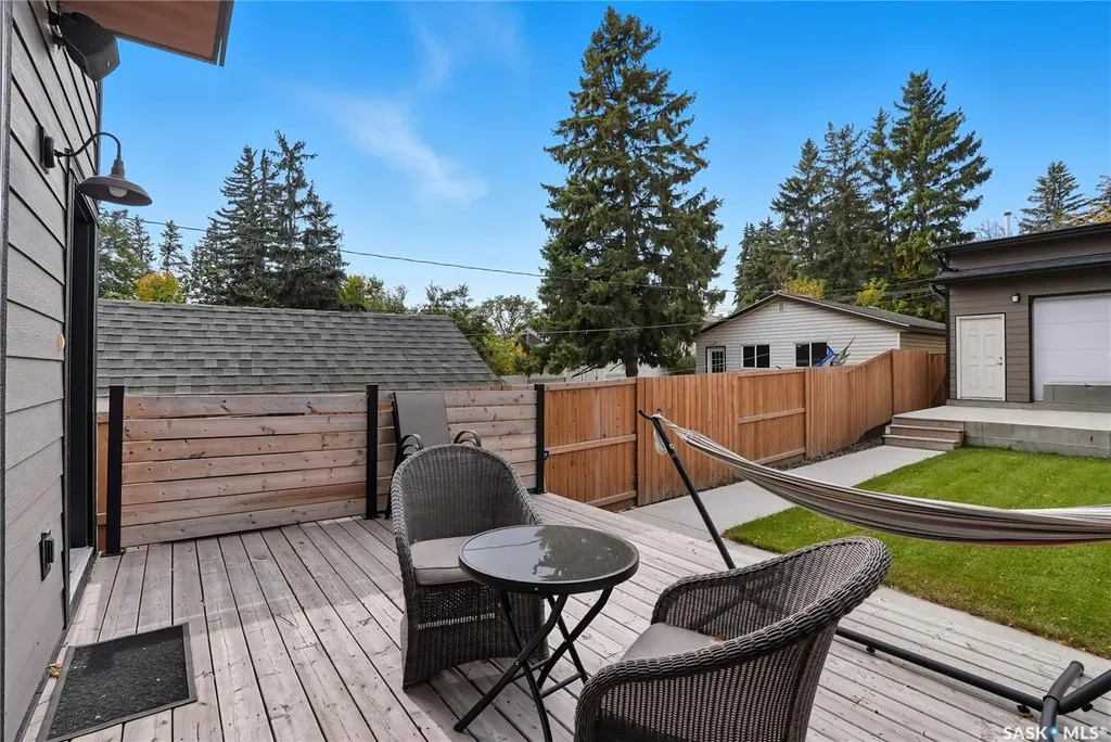 1172A Spadina Crescent E Saskatoon SK S7K 3H8