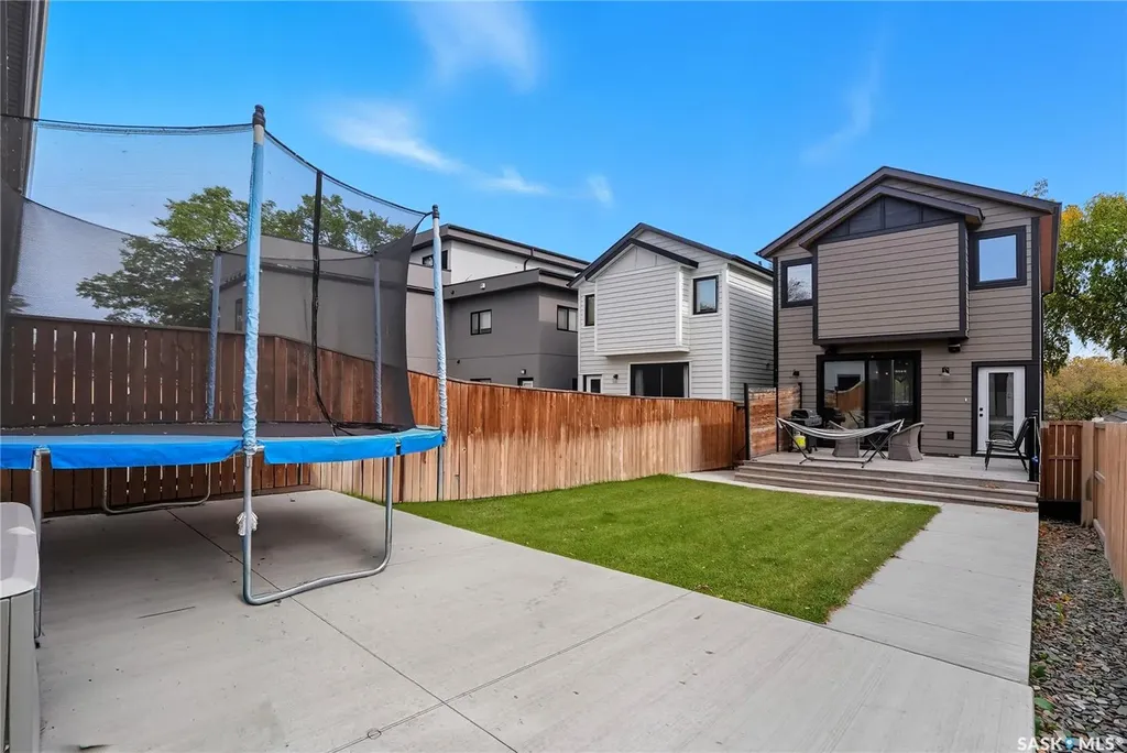 1172A Spadina Crescent E Saskatoon SK S7K 3H8