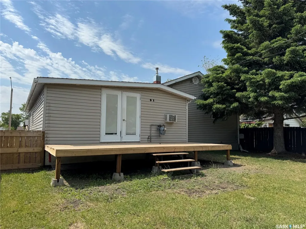 410 6th Street E Wynyard SK S0A 4T0