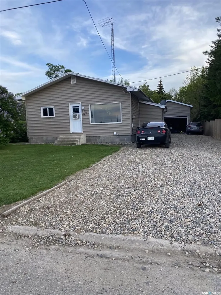 409 Wylie Avenue Oxbow SK S0C 2B0