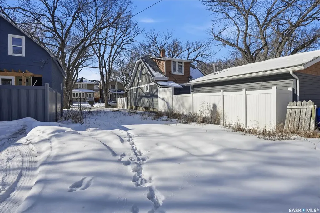2305 Quebec Street Regina SK S4P 1K5