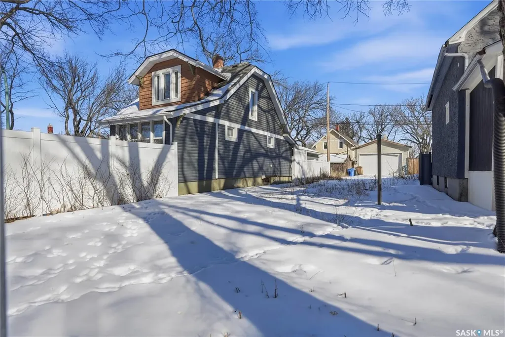 2305 Quebec Street Regina SK S4P 1K5