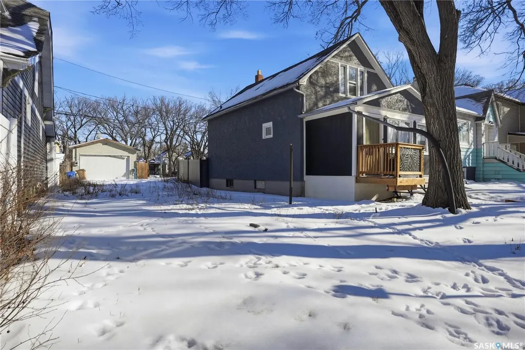 2305 Quebec Street Regina SK S4P 1K5