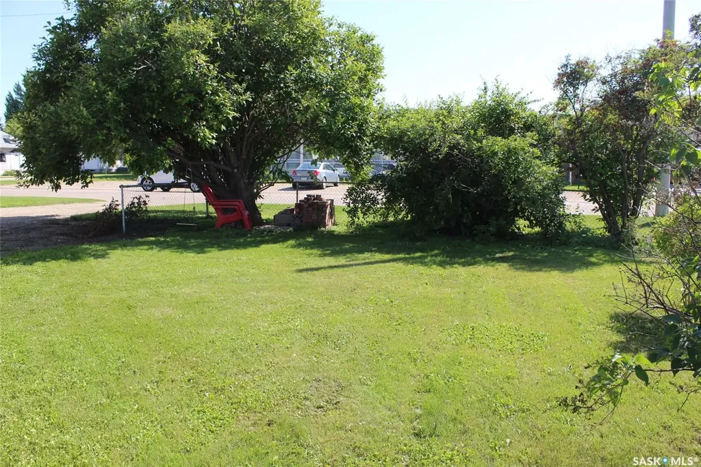 415 2 Street E Wilkie SK S0K 4W0