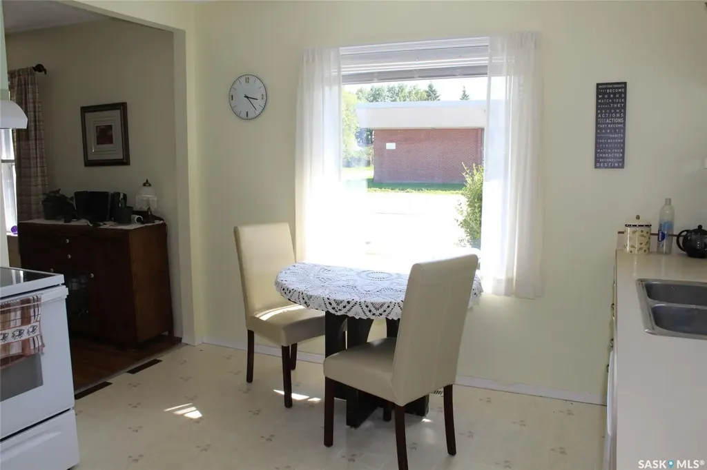 415 2 Street E Wilkie SK S0K 4W0