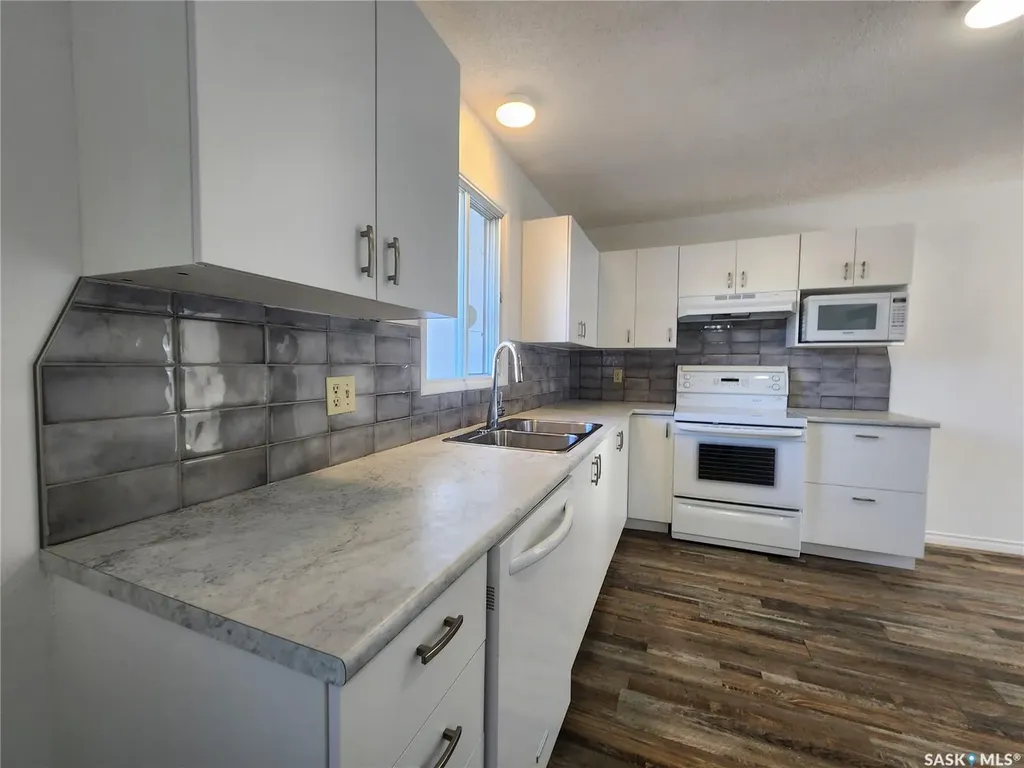 601 Centre Street Assiniboia SK S0H 0B0