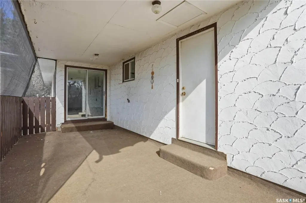 601 Centre Street Assiniboia SK S0H 0B0