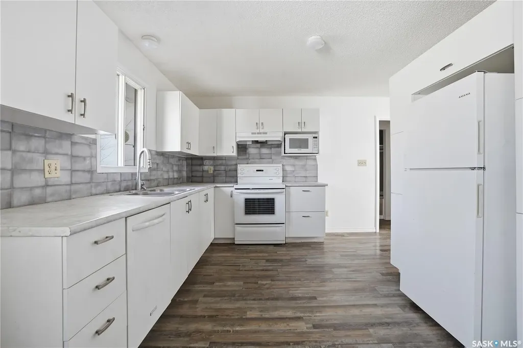 601 Centre Street Assiniboia SK S0H 0B0