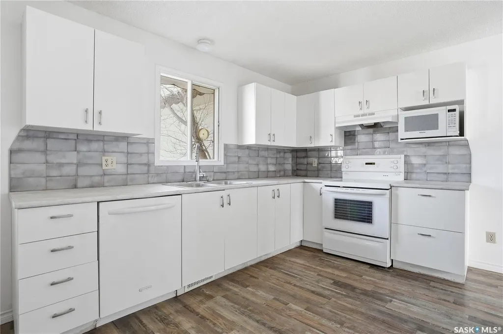 601 Centre Street Assiniboia SK S0H 0B0
