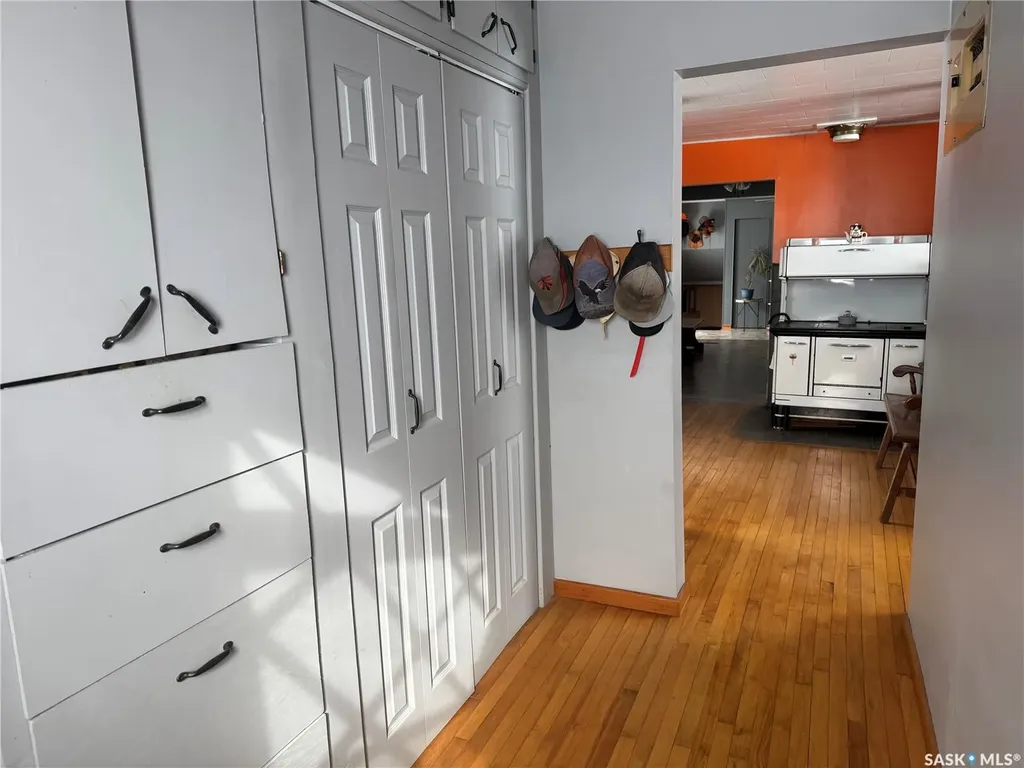 . Railway Avenue Gladmar SK S0C 1A0