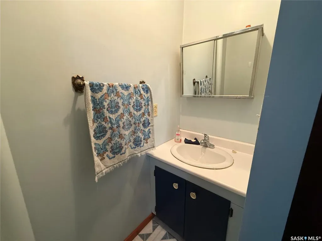 . Railway Avenue Gladmar SK S0C 1A0