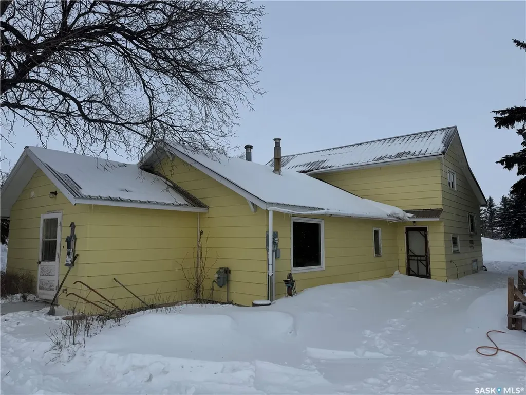 . Railway Avenue Gladmar SK S0C 1A0