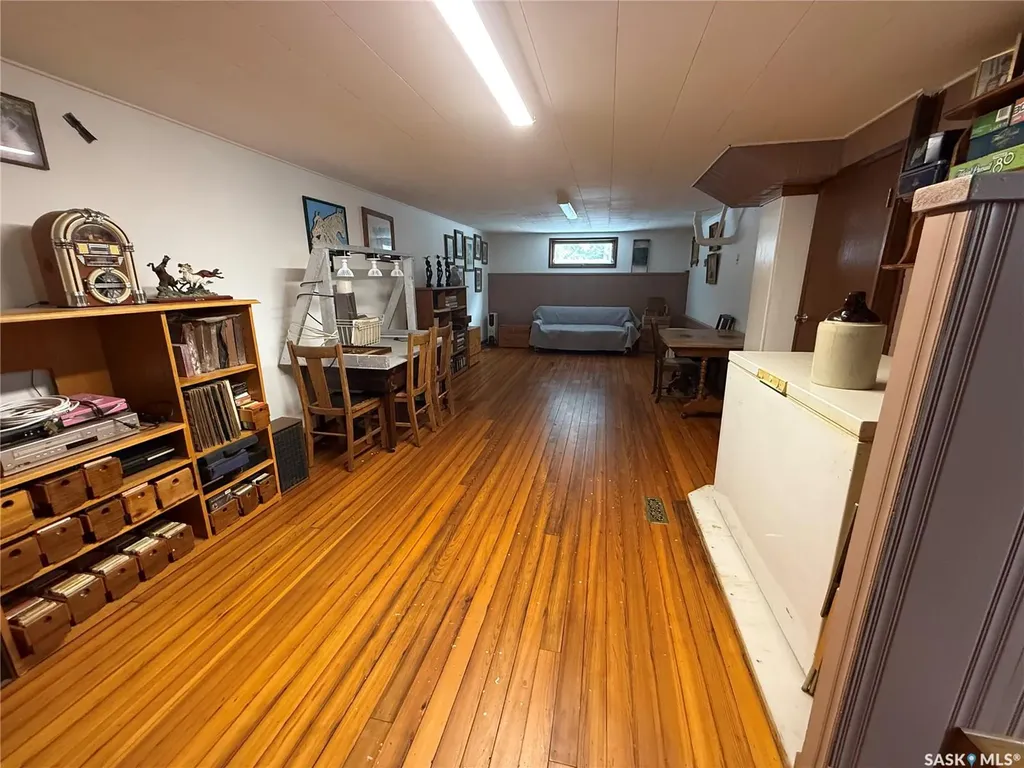 . Railway Avenue Gladmar SK S0C 1A0