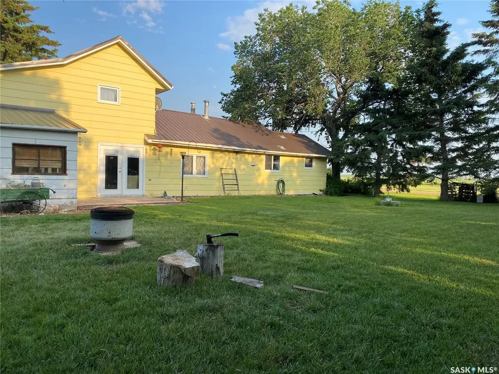 . Railway Avenue Gladmar SK S0C 1A0