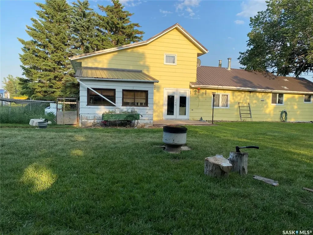 . Railway Avenue Gladmar SK S0C 1A0