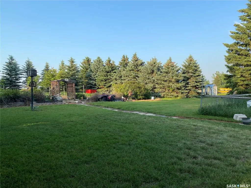 . Railway Avenue Gladmar SK S0C 1A0