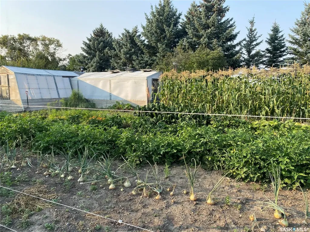 . Railway Avenue Gladmar SK S0C 1A0