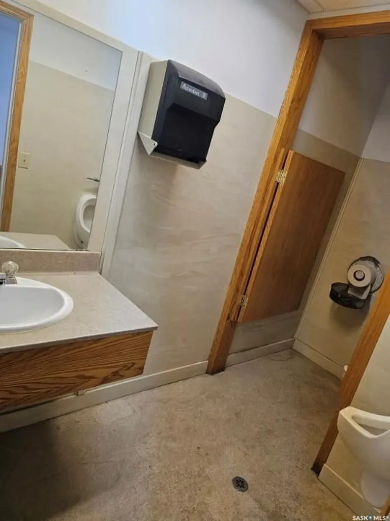 1428 22nd Street Saskatoon SK S7M 0S9