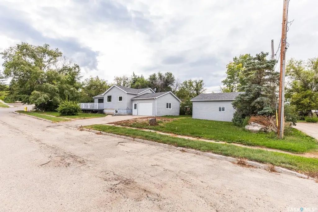 218 Bosworth Street Kerrobert SK S0L 1R0