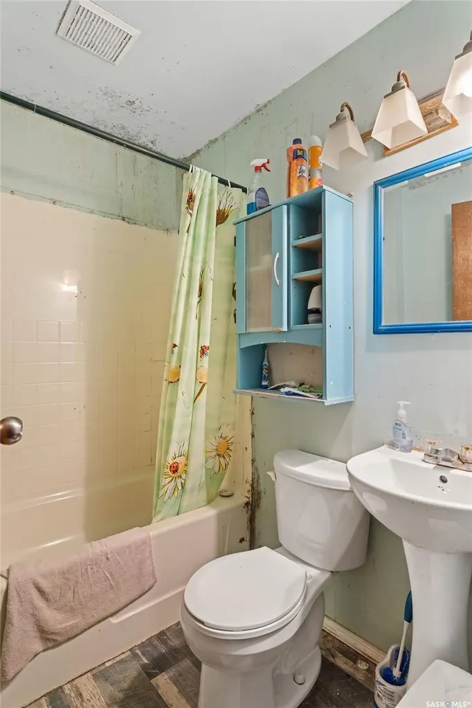 806 12th Street W Prince Albert SK S6V 3C5