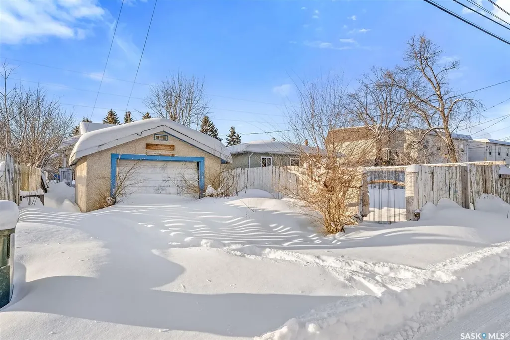 806 12th Street W Prince Albert SK S6V 3C5