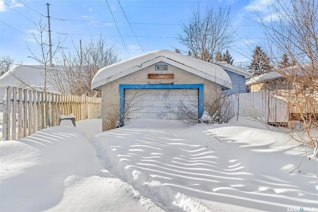 806 12th Street W Prince Albert SK S6V 3C5