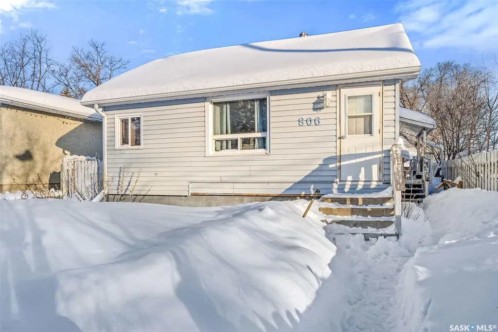 806 12th Street W Prince Albert SK S6V 3C5