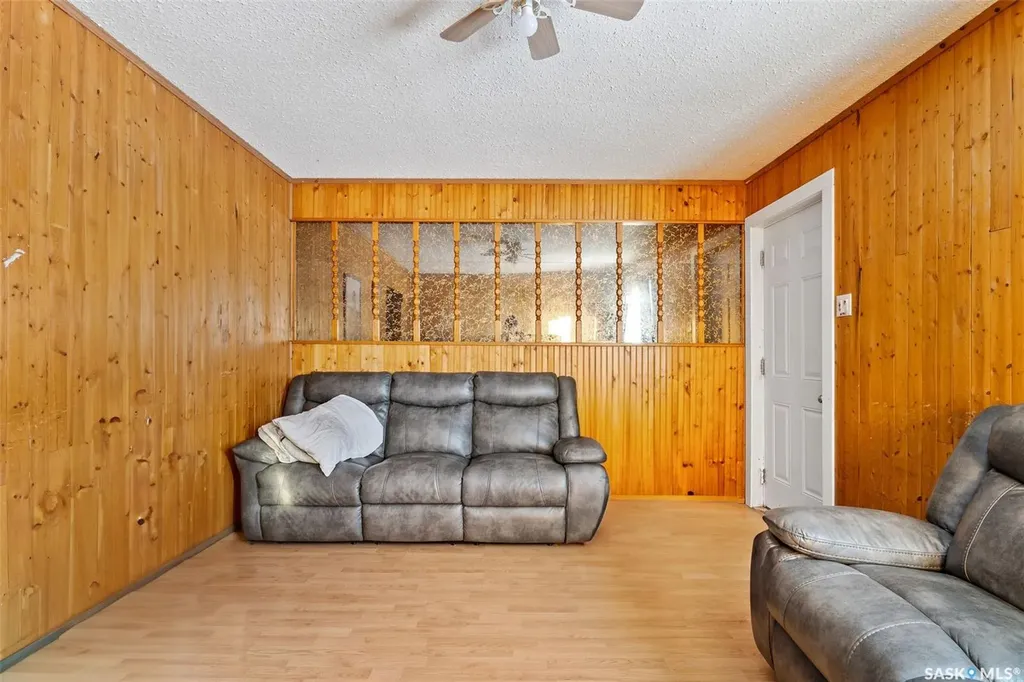 806 12th Street W Prince Albert SK S6V 3C5