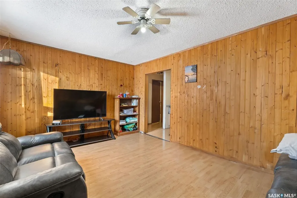 806 12th Street W Prince Albert SK S6V 3C5