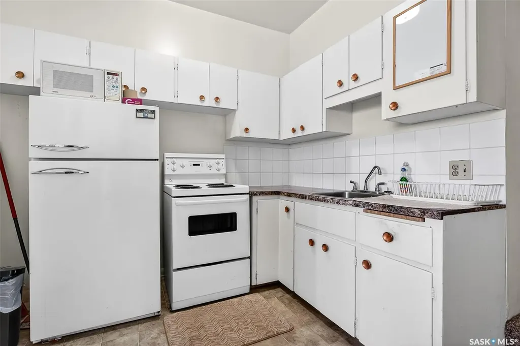 136 Main Street N Moose Jaw SK S6H 3J7