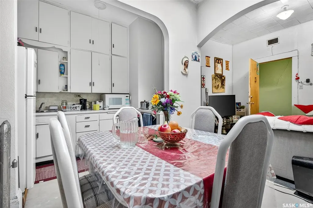 136 Main Street N Moose Jaw SK S6H 3J7
