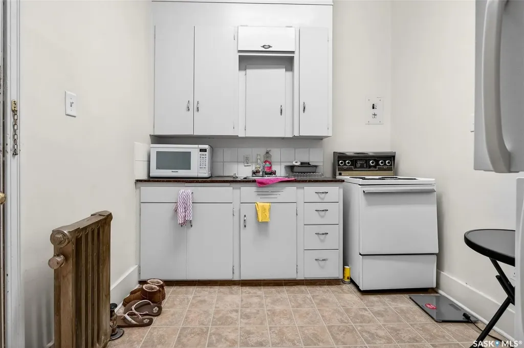 136 Main Street N Moose Jaw SK S6H 3J7