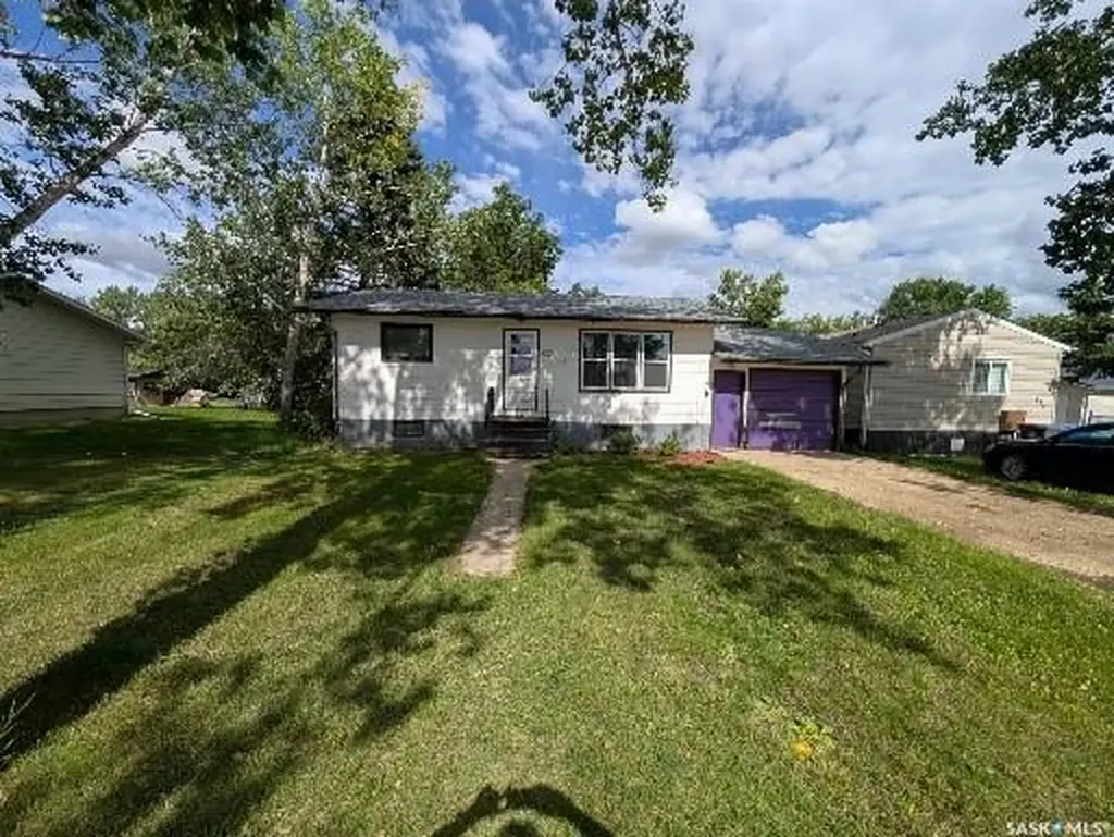 617 Peterson Avenue Radville SK S0C 2G0