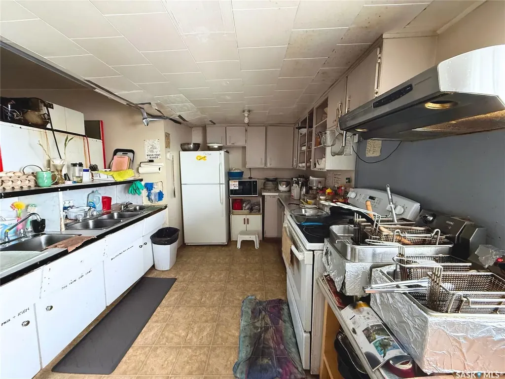318 3rd Street Bladworth SK S0G 0J0