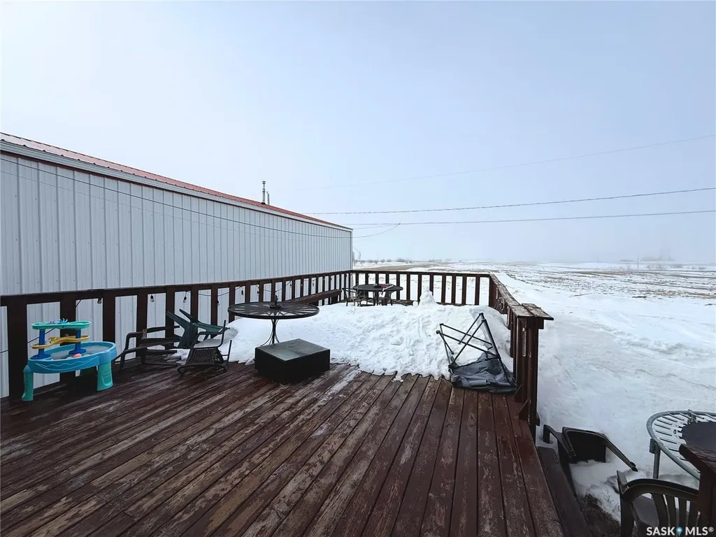 318 3rd Street Bladworth SK S0G 0J0