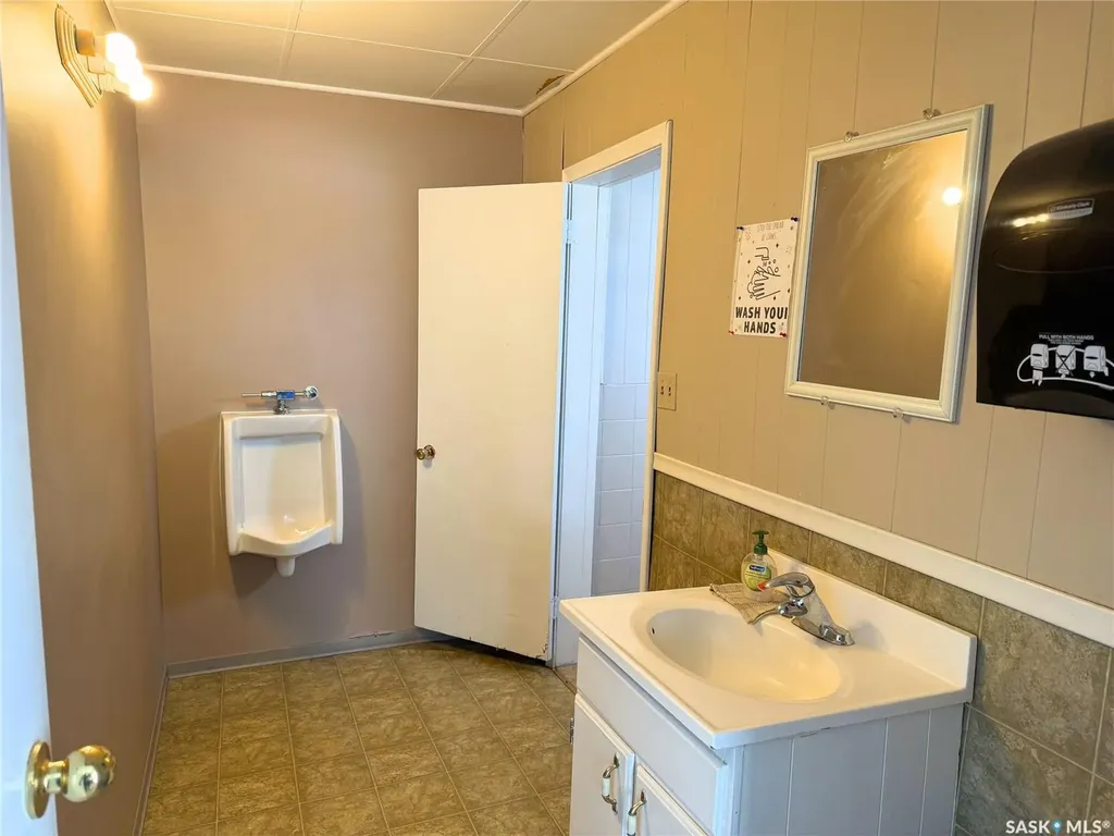 318 3rd Street Bladworth SK S0G 0J0