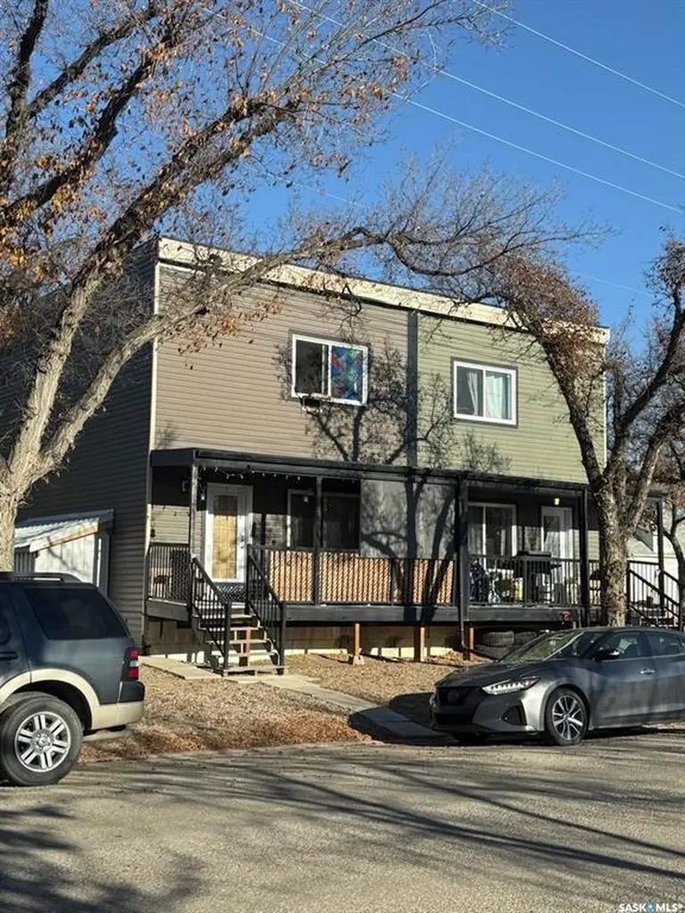 118 5th Avenue Kindersley SK S0L 1S0