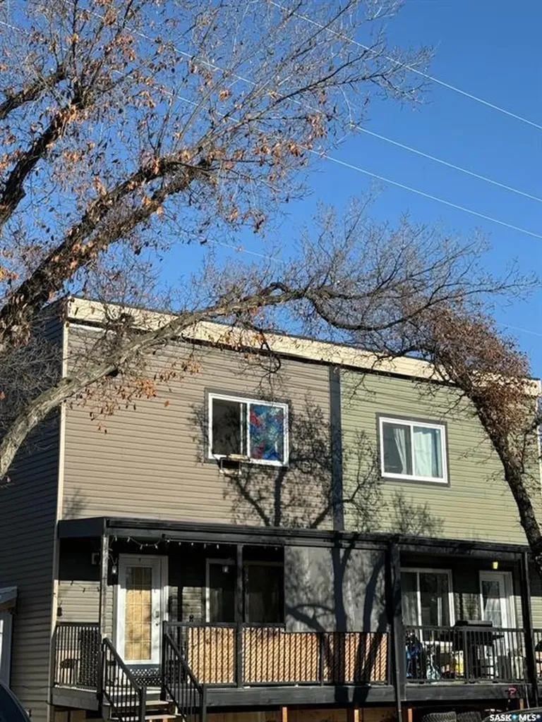 118 5th Avenue Kindersley SK S0L 1S0