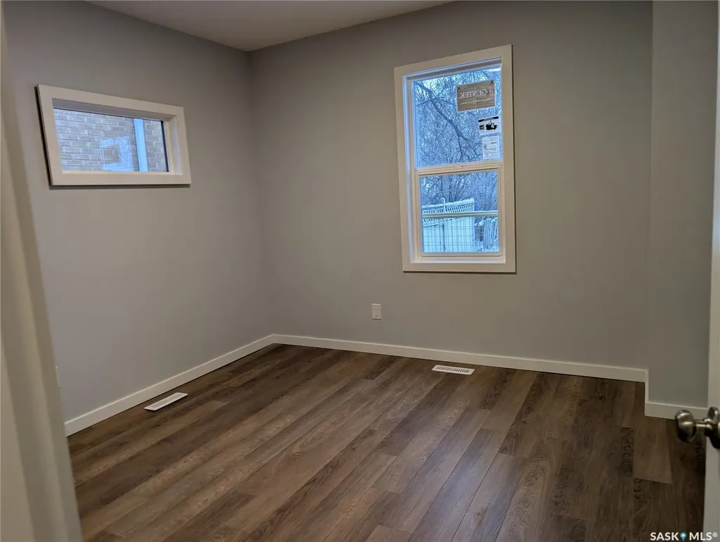 102 32nd Street W Saskatoon SK S7L 0S1