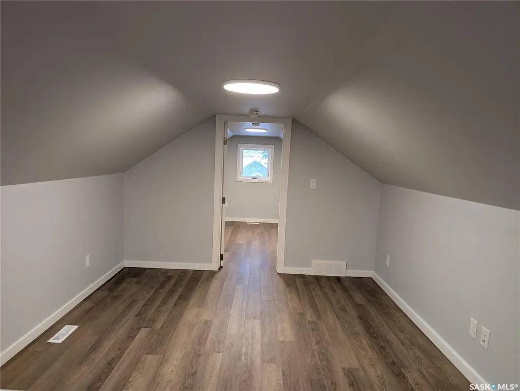 102 32nd Street W Saskatoon SK S7L 0S1