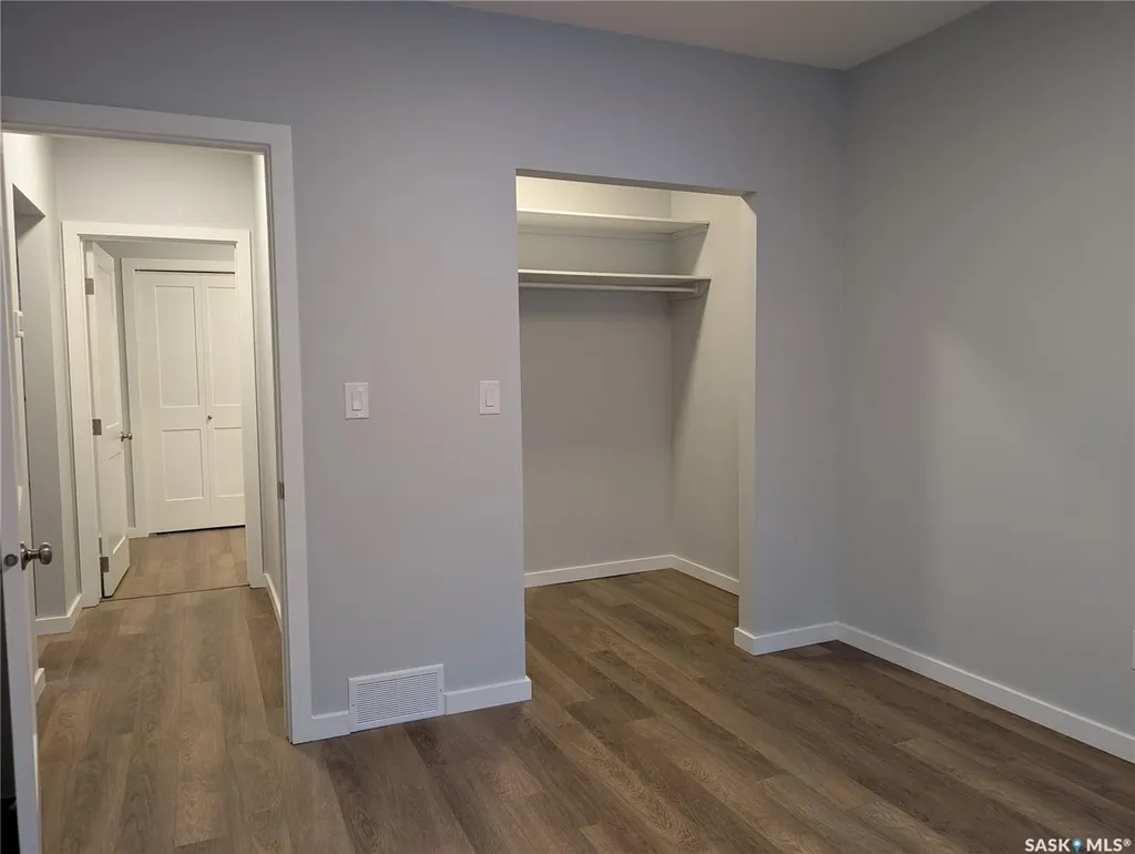 102 32nd Street W Saskatoon SK S7L 0S1