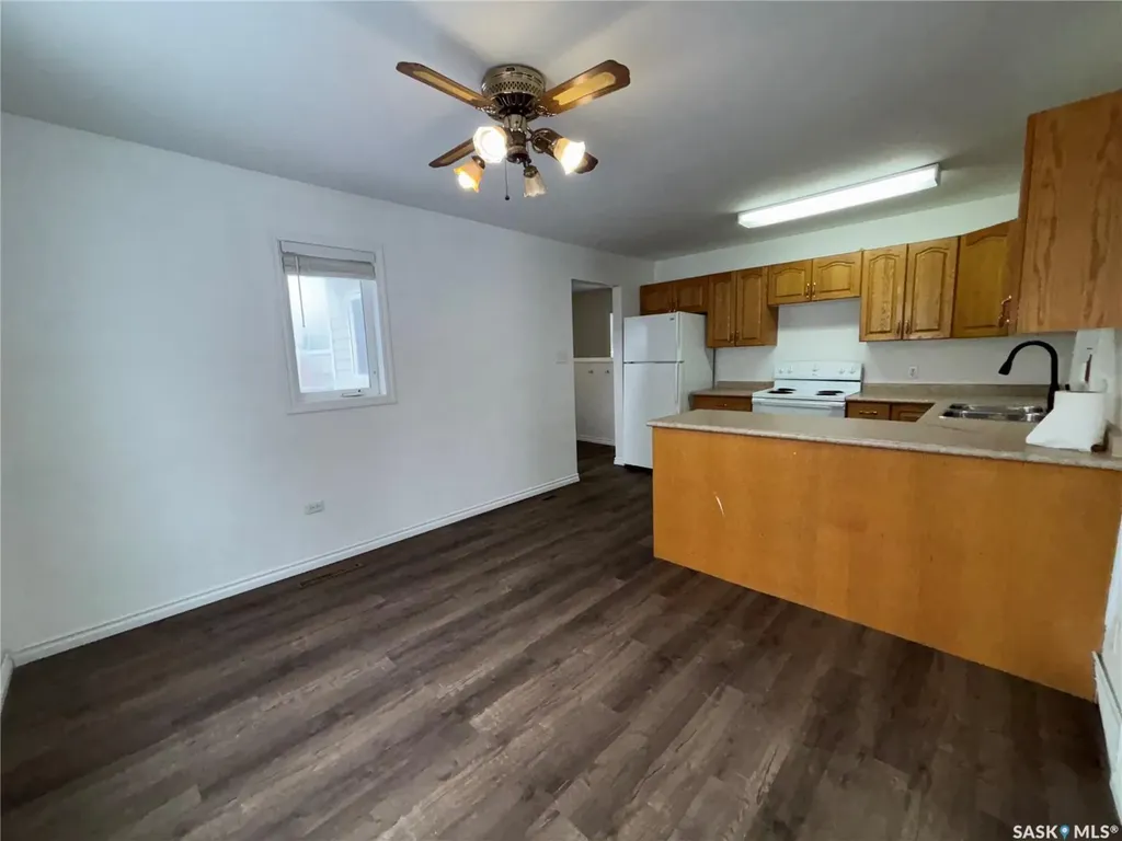 11 6th Street Crescent W Kindersley SK S0L 1S0