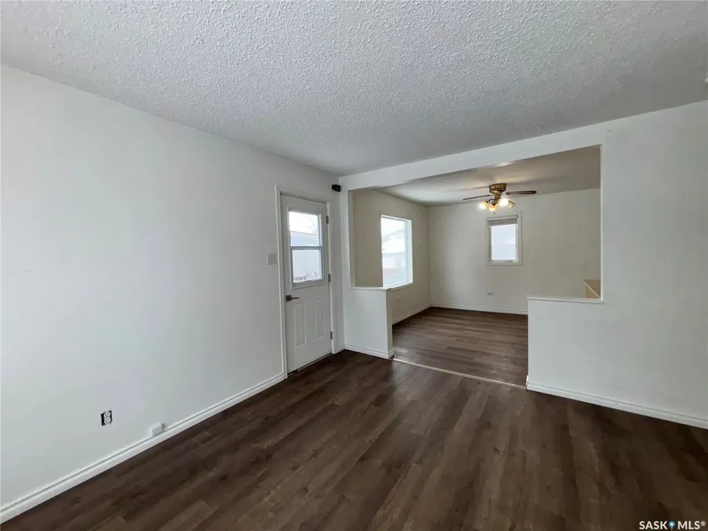 11 6th Street Crescent W Kindersley SK S0L 1S0