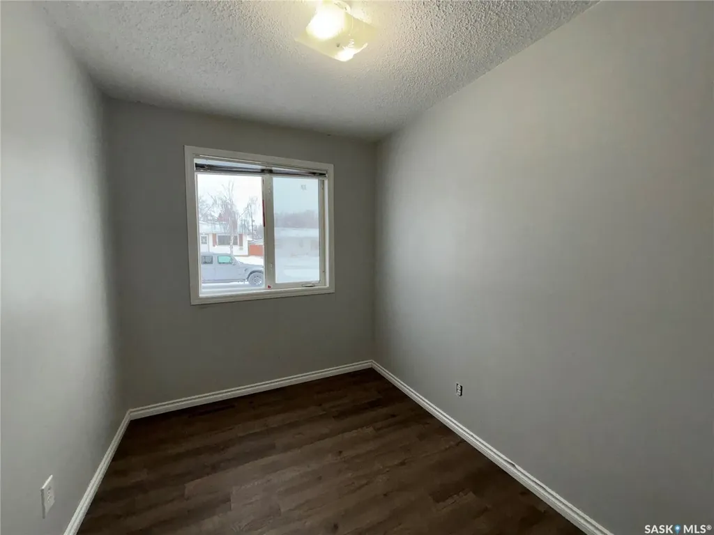 11 6th Street Crescent W Kindersley SK S0L 1S0