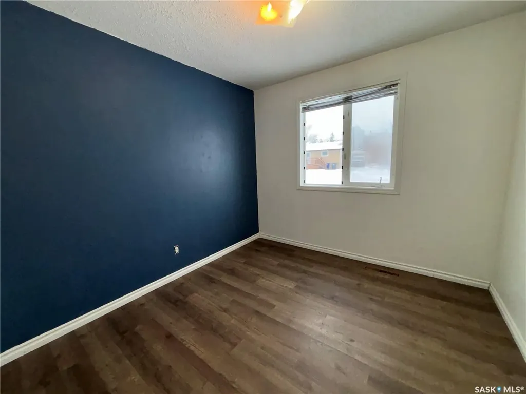 11 6th Street Crescent W Kindersley SK S0L 1S0