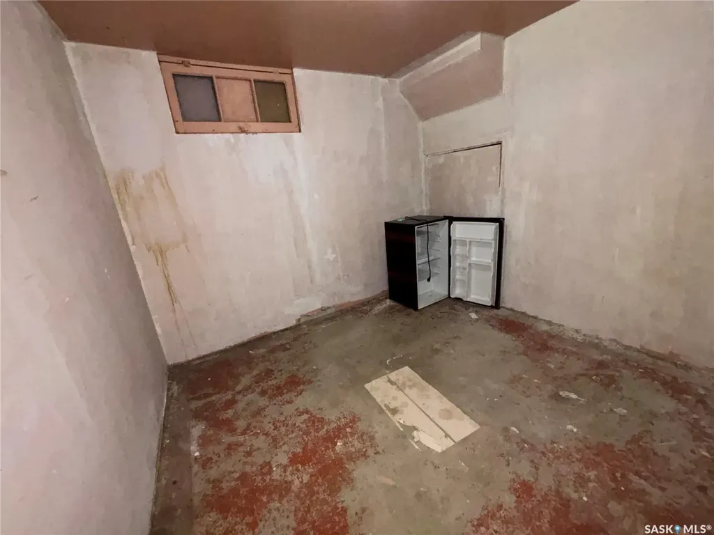 11 6th Street Crescent W Kindersley SK S0L 1S0