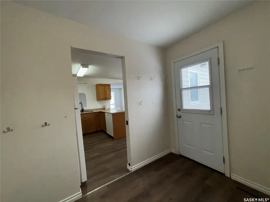 11 6th Street Crescent W Kindersley SK S0L 1S0